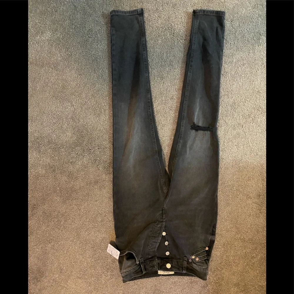 We The Free Button Fly Distress Stella Skinny Jean - Picture 5 of 8